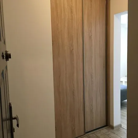 Yellow Studio Apartment *